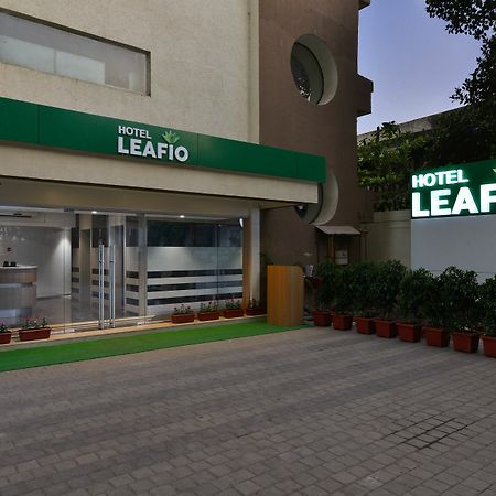 Hotel Leafio Мумбай Екстериор снимка